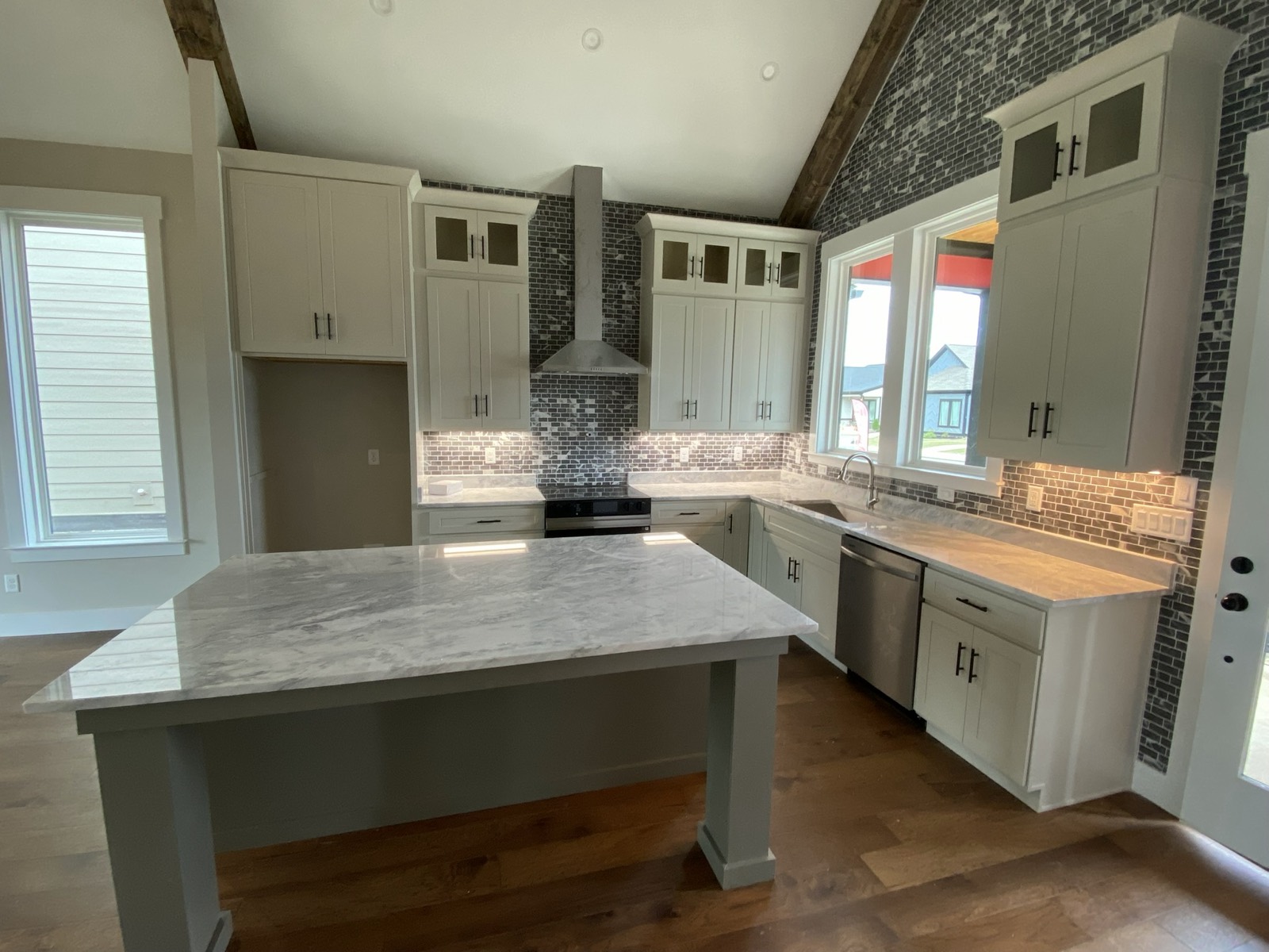 White Shaker with Mosaic Backsplash