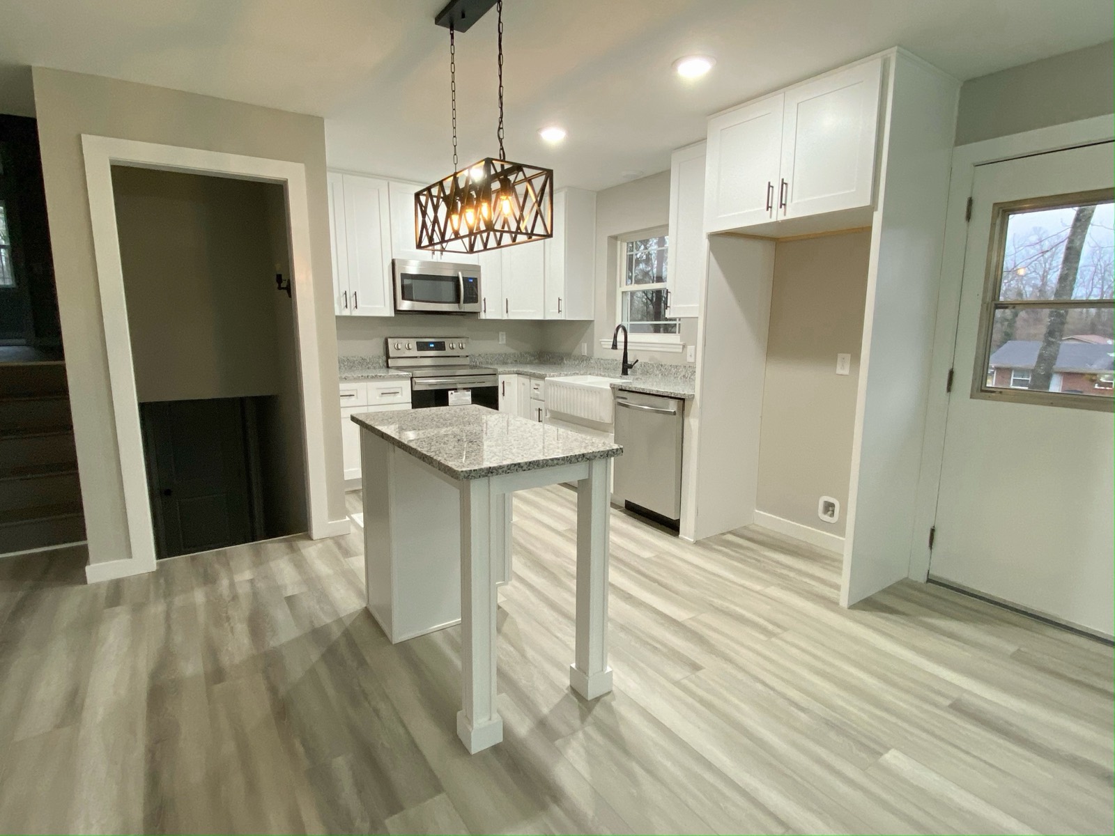White Shaker — Fully Finished